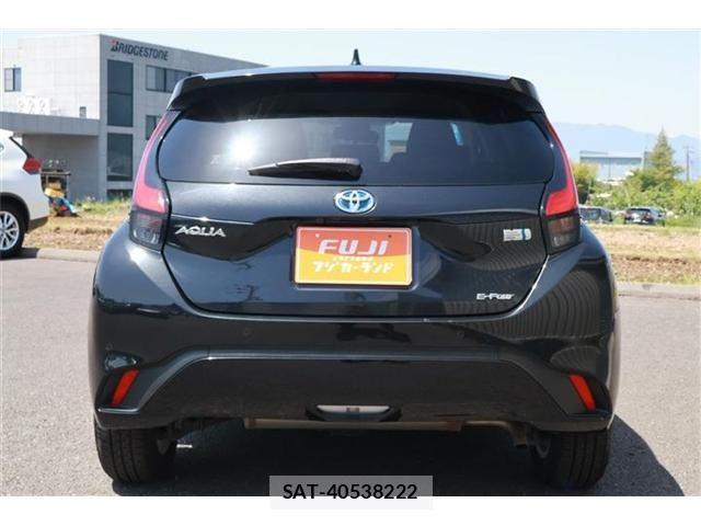 Toyota AQUA 2021-09 7057408-15