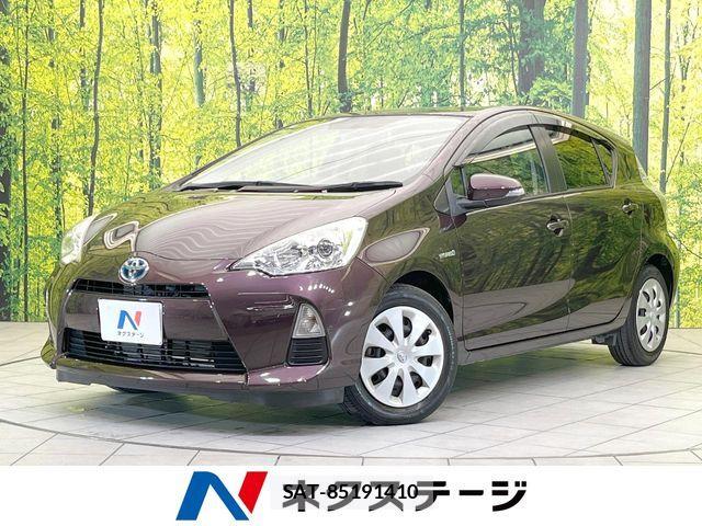 Toyota AQUA 2014-02 7057435-0