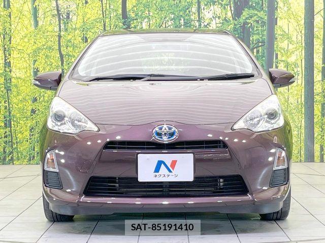 Toyota AQUA 2014-02 7057435-12
