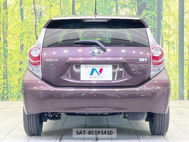 Toyota AQUA 2014-02 7057435-13