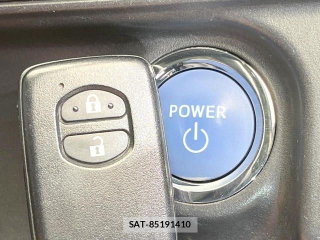 Toyota AQUA 2014-02 7057435-5