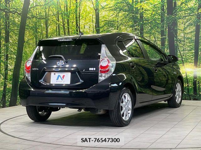 Toyota AQUA 2013-05 7057441-16