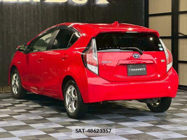 Toyota AQUA 2015-01 7057446-13