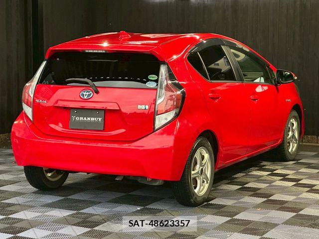 Toyota AQUA 2015-01 7057446-14