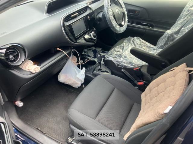 Toyota AQUA 2019-03 7057439-10