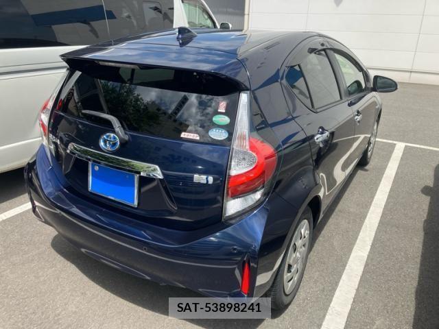 Toyota AQUA 2019-03 7057439-2