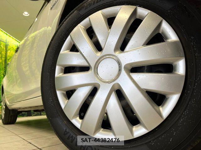 Toyota AQUA 2018-03 7057422-12