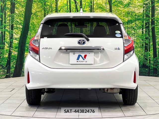 Toyota AQUA 2018-03 7057422-14