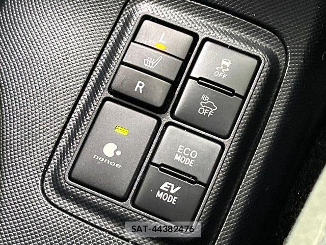 Toyota AQUA 2018-03 7057422-5