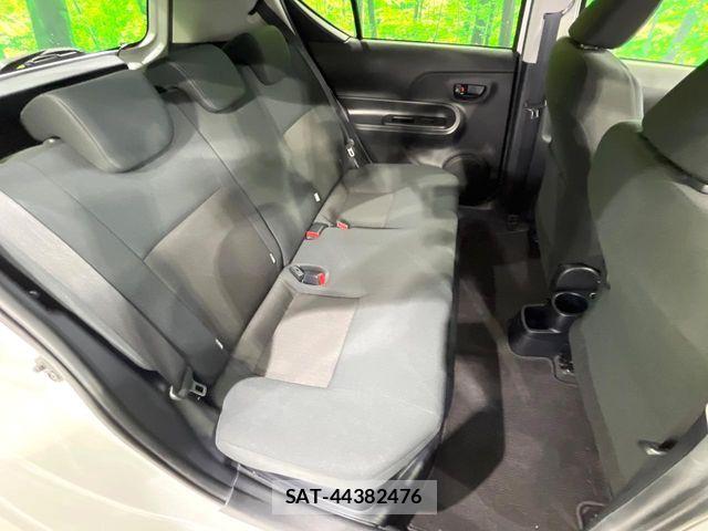 Toyota AQUA 2018-03 7057422-8
