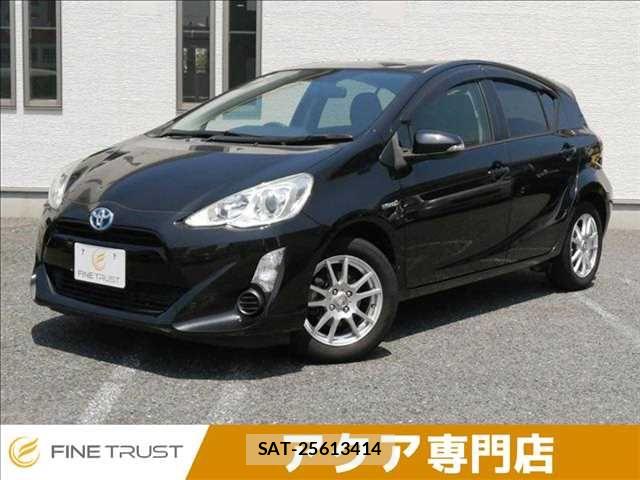 Toyota AQUA 2015-06 7057447-0