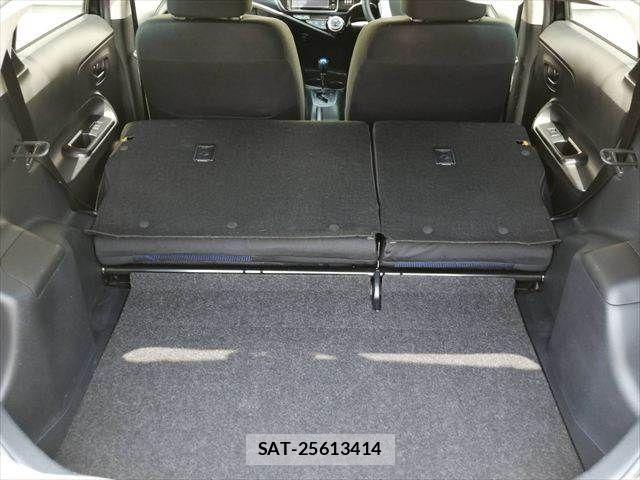 Toyota AQUA 2015-06 7057447-10