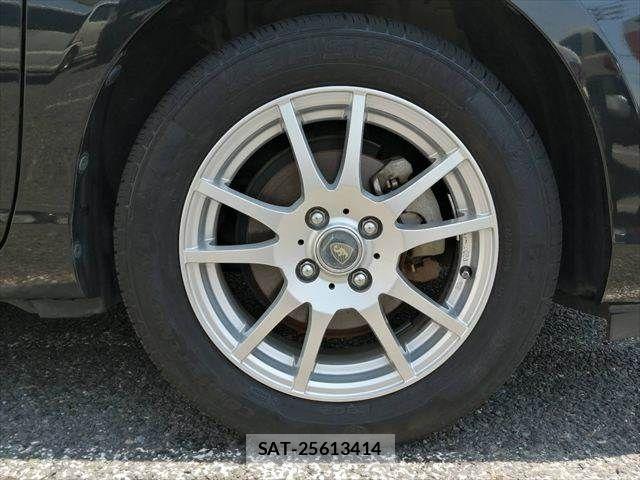 Toyota AQUA 2015-06 7057447-13