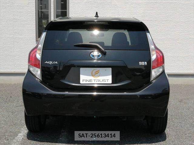 Toyota AQUA 2015-06 7057447-18