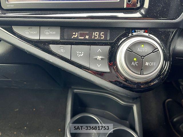 Toyota AQUA 2016-04 7057431-14