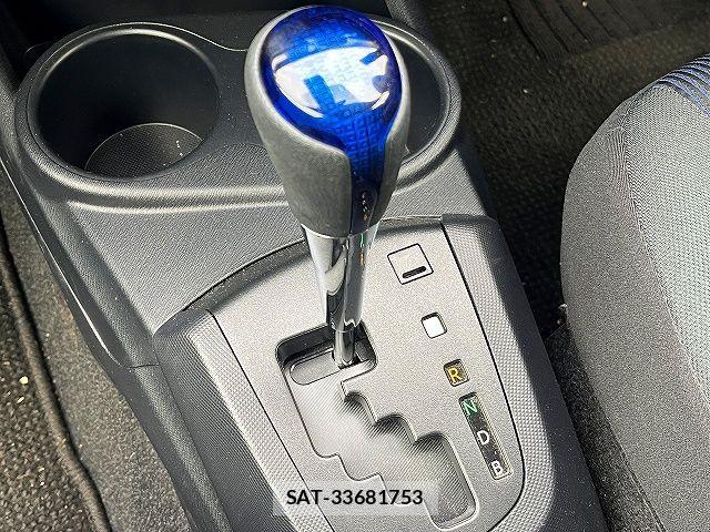 Toyota AQUA 2016-04 7057431-19