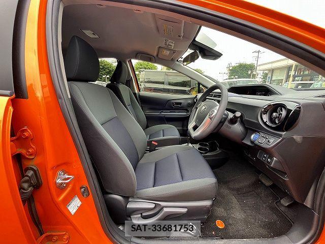 Toyota AQUA 2016-04 7057431-3