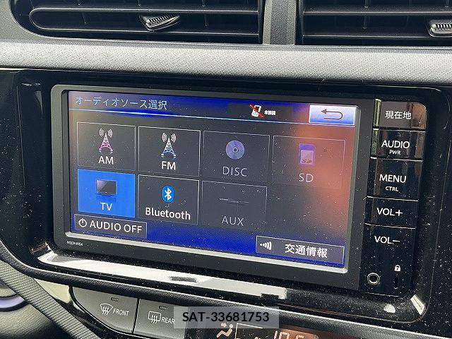 Toyota AQUA 2016-04 7057431-5