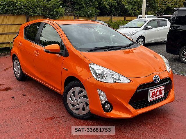 Toyota AQUA 2016-04 7057431-6