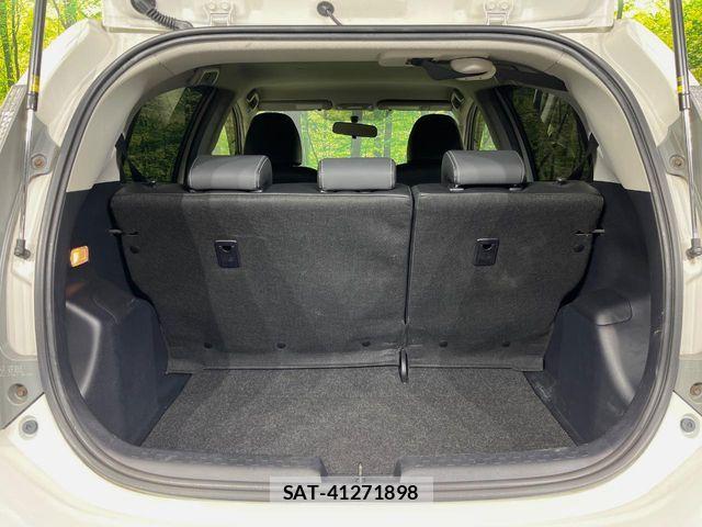 Toyota AQUA 2014-01 7057442-9