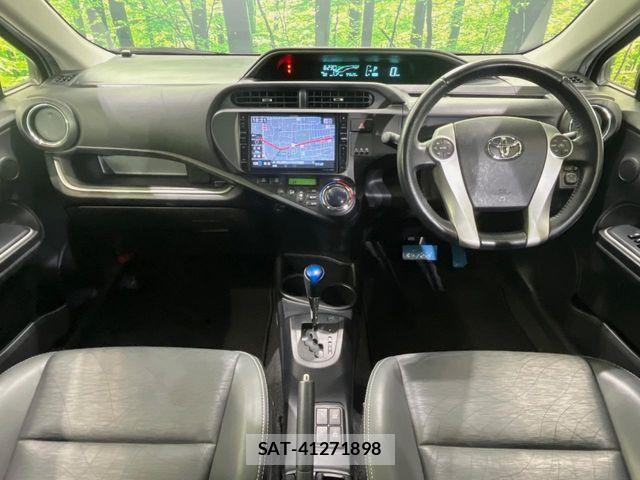 Toyota AQUA 2014-01 7057442-1