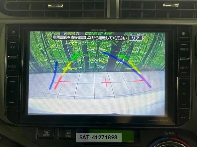 Toyota AQUA 2014-01 7057442-3