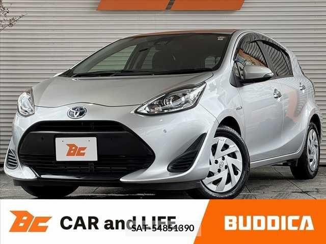 Toyota AQUA 2018-08 7057427-0