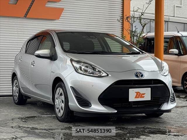 Toyota AQUA 2018-08 7057427-9