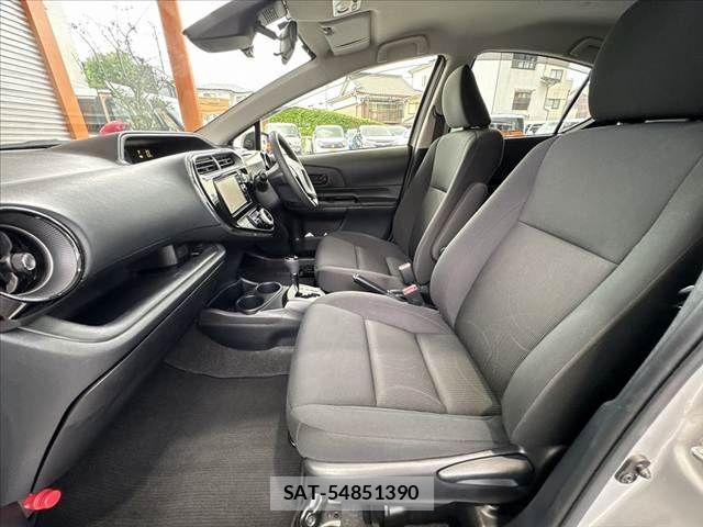 Toyota AQUA 2018-08 7057427-17