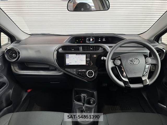 Toyota AQUA 2018-08 7057427-1