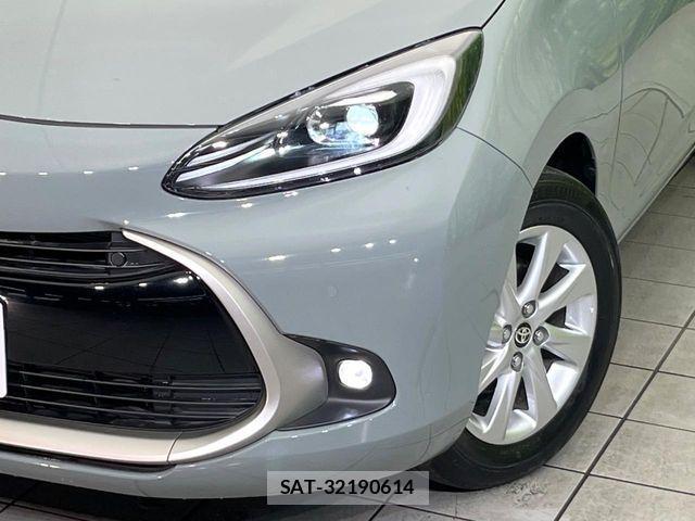 Toyota AQUA 2023-05 7057406-11
