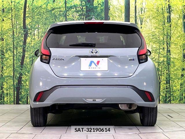 Toyota AQUA 2023-05 7057406-14