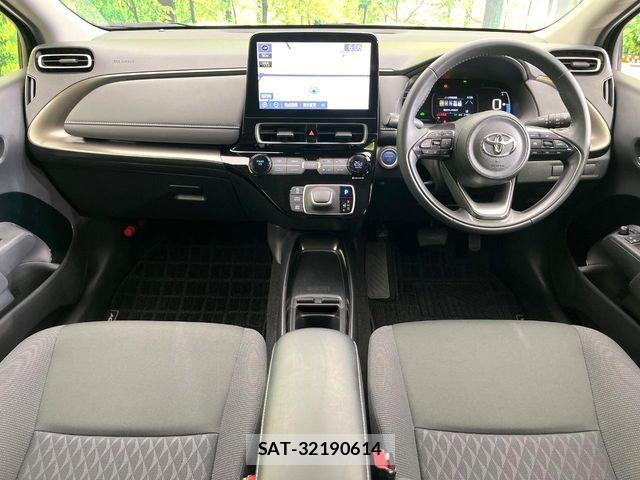 Toyota AQUA 2023-05 7057406-1