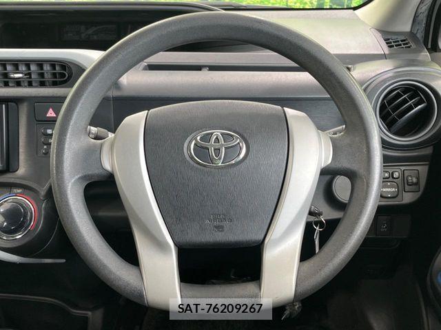 Toyota AQUA 2013-06 7057444-10