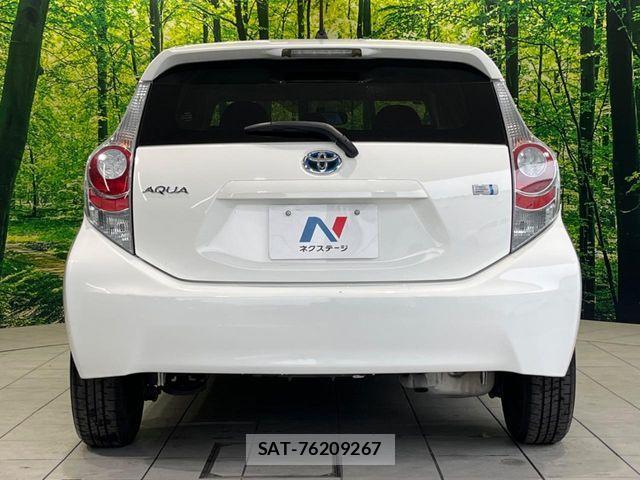Toyota AQUA 2013-06 7057444-14