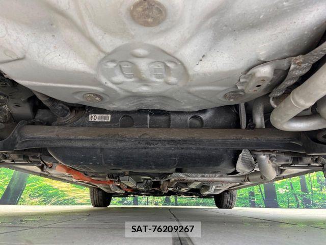 Toyota AQUA 2013-06 7057444-18
