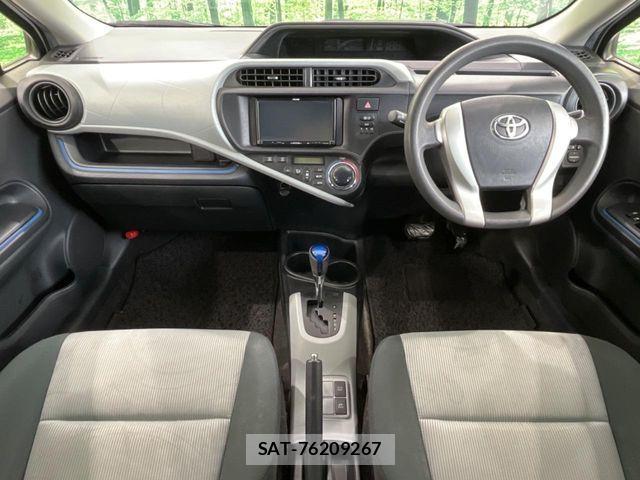 Toyota AQUA 2013-06 7057444-1