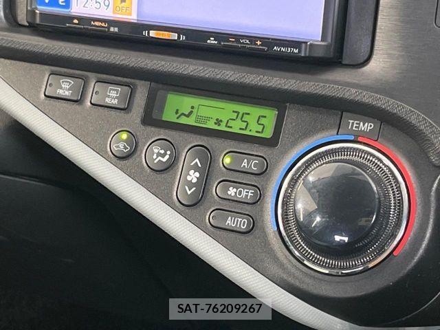 Toyota AQUA 2013-06 7057444-3