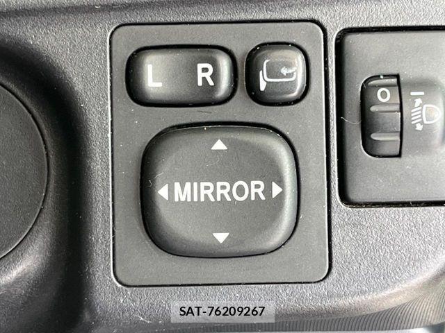 Toyota AQUA 2013-06 7057444-5