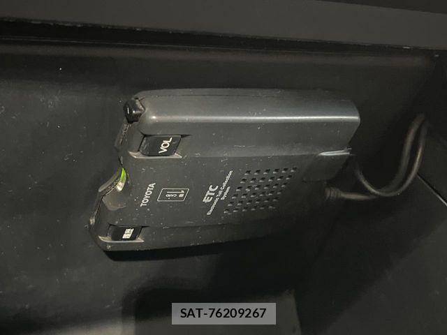 Toyota AQUA 2013-06 7057444-6