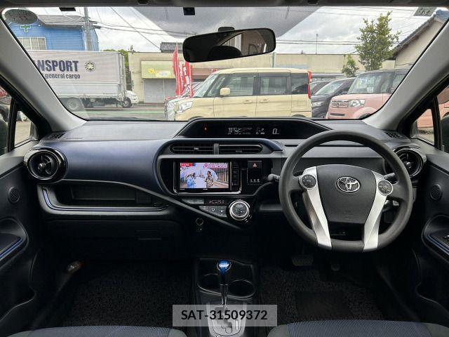 Toyota AQUA 2015-11 7057450-9
