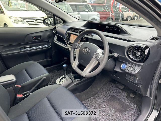Toyota AQUA 2015-11 7057450-10