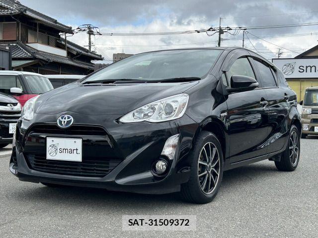 Toyota AQUA 2015-11 7057450-1