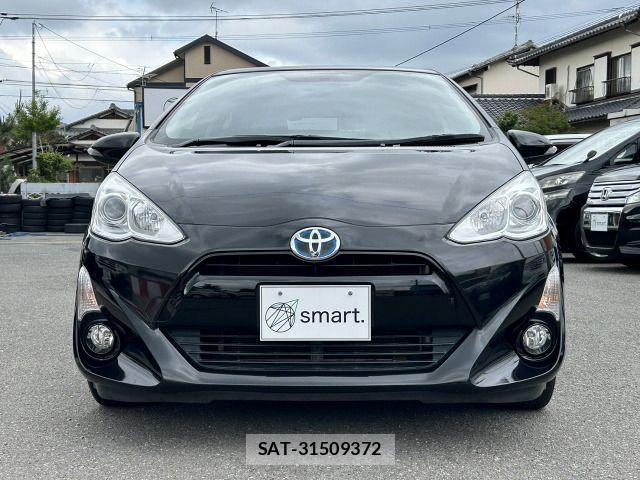 Toyota AQUA 2015-11 7057450-2