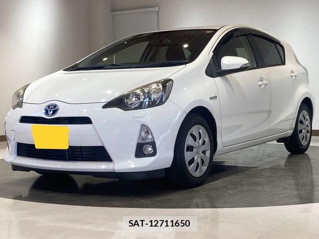 Toyota AQUA 2014-02 7057407-0