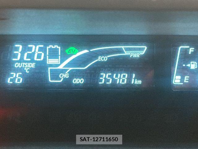 Toyota AQUA 2014-02 7057407-15
