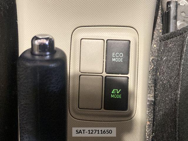 Toyota AQUA 2014-02 7057407-21