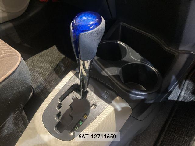Toyota AQUA 2014-02 7057407-22