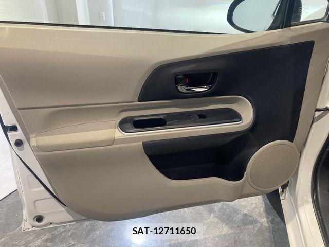 Toyota AQUA 2014-02 7057407-26