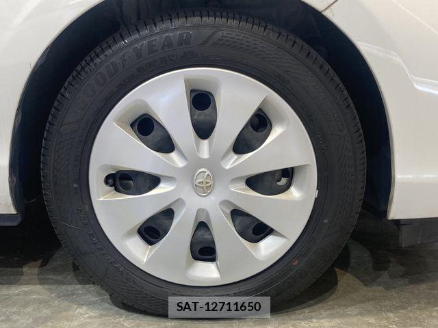 Toyota AQUA 2014-02 7057407-7